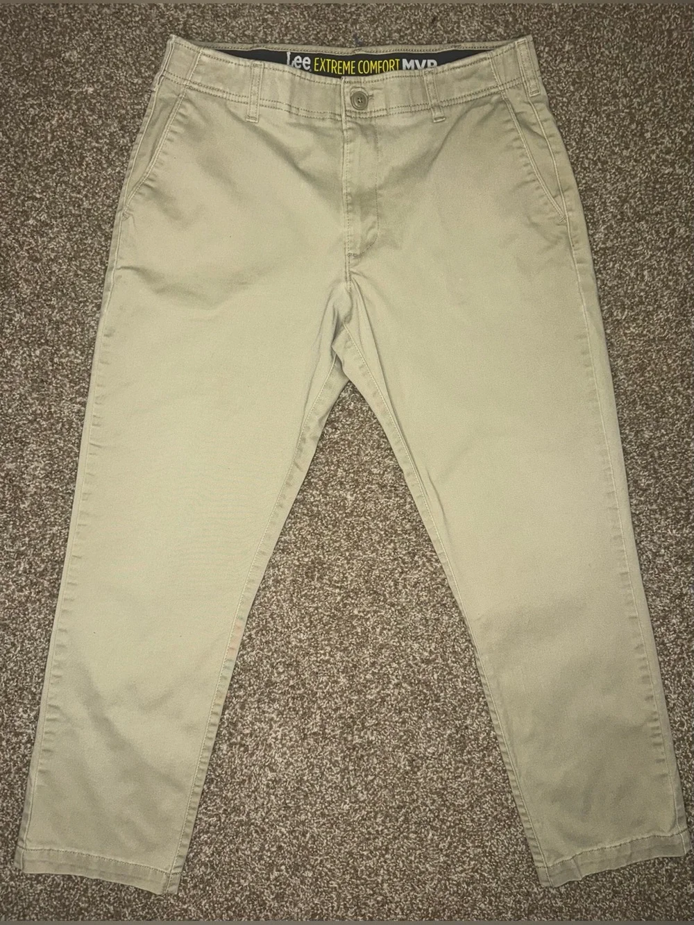 Lee Extreme Comfort MVP Relaxed Fit Khaki Pants Men’s 34x30 Stretch Beige